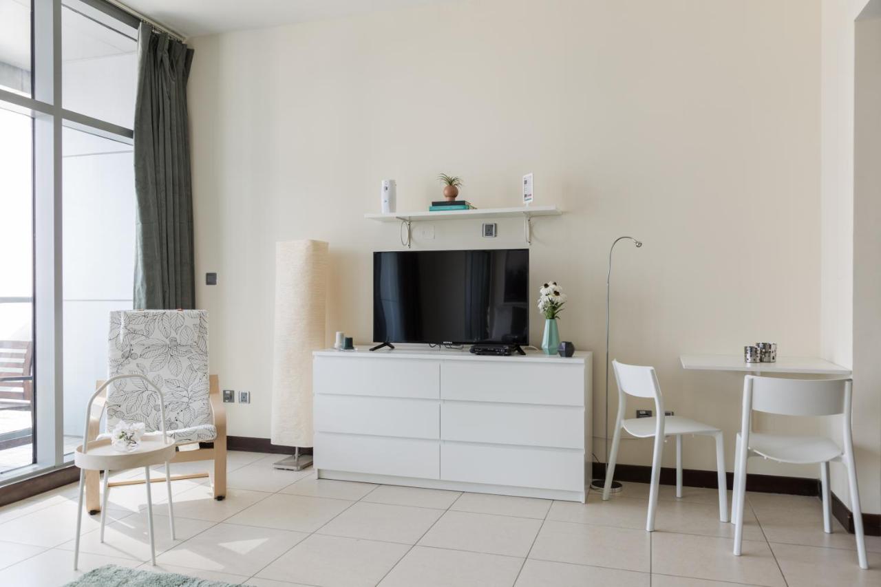 Higuests - Cozy Studio With Panoramic Views On The Lake Apartment Дубай Екстериор снимка